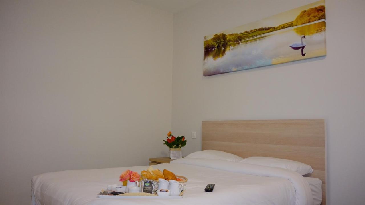 Hotel Vauban ลิวรี-การ์กอง ภายนอก รูปภาพ