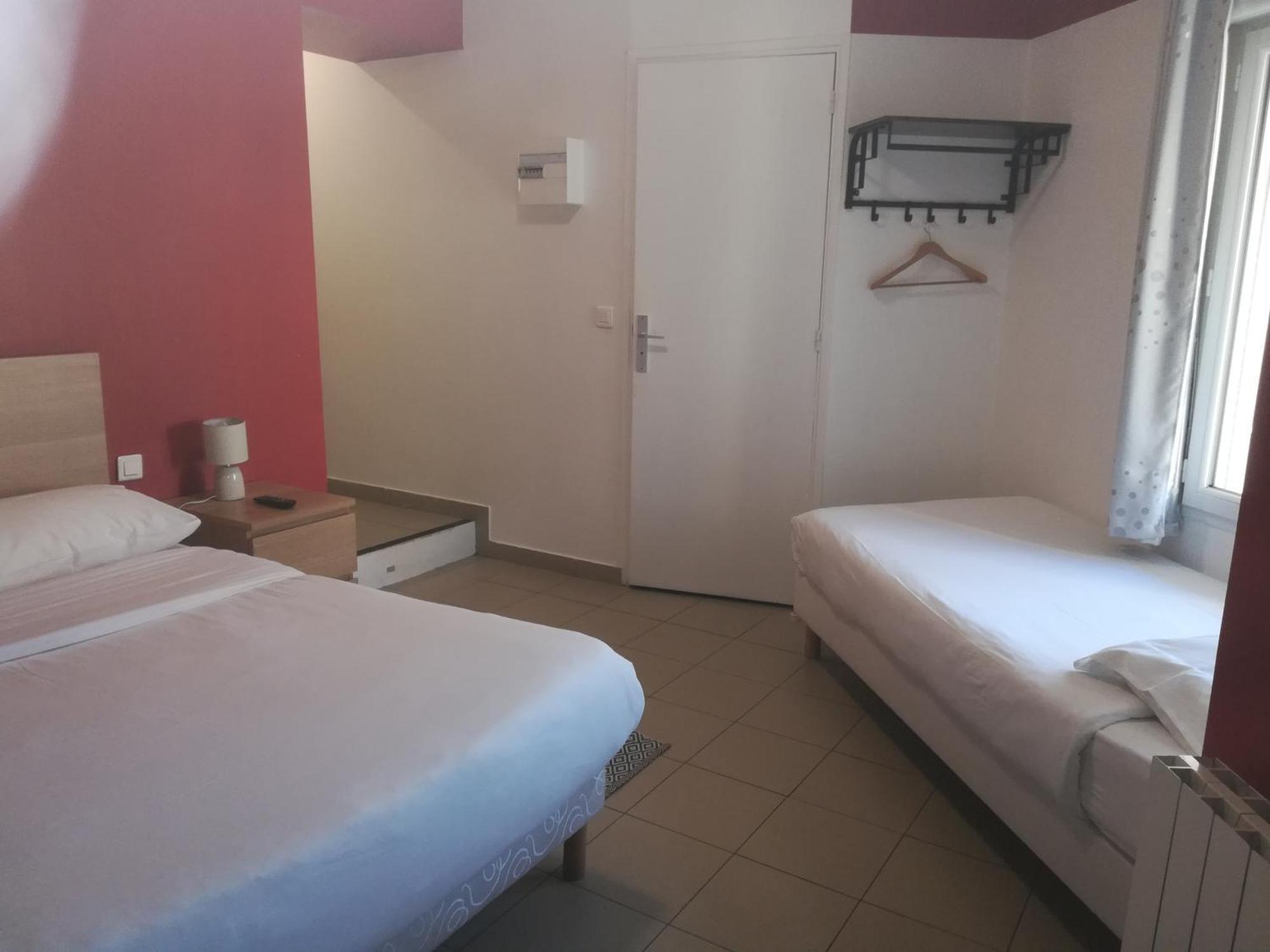 Hotel Vauban ลิวรี-การ์กอง ภายนอก รูปภาพ